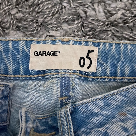 Mixed wash garage mom jeans - Picture 3 of 3